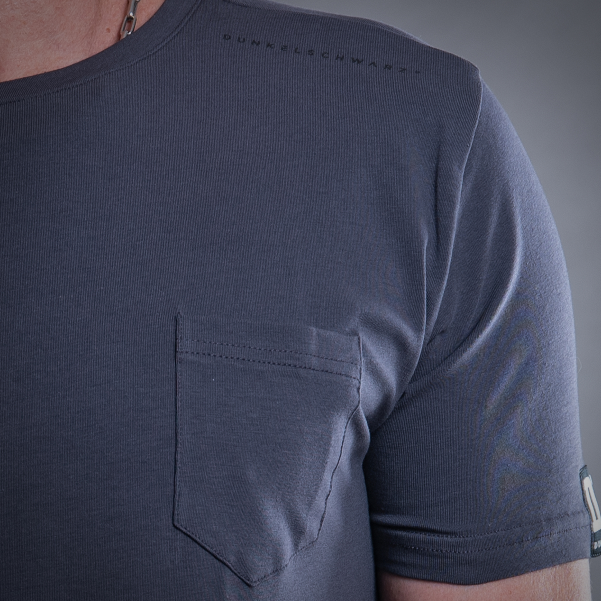 T-Shirt DS-11 SHOULDER asphalt – Bild 2